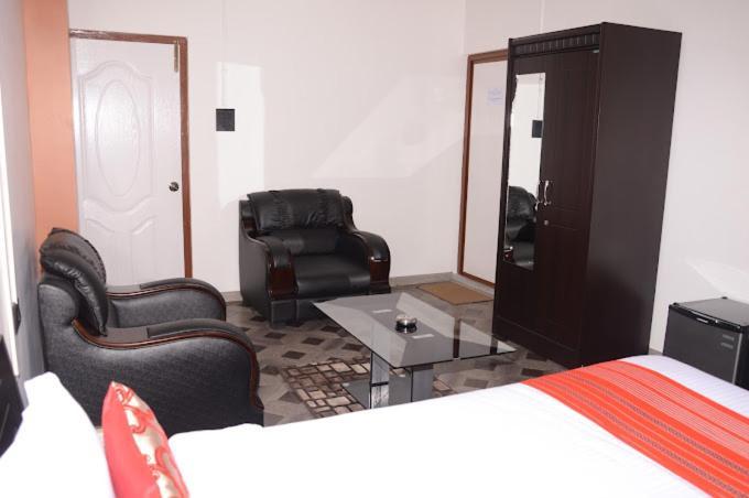 Holiday Hush Haven Hotel Shillong Buitenkant foto