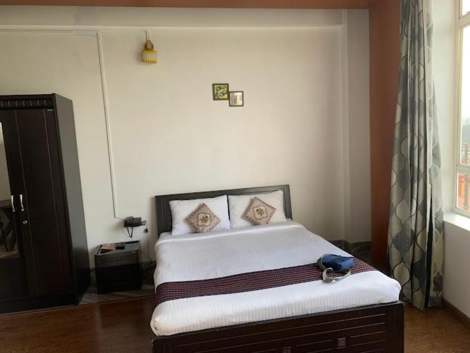 Holiday Hush Haven Hotel Shillong Buitenkant foto